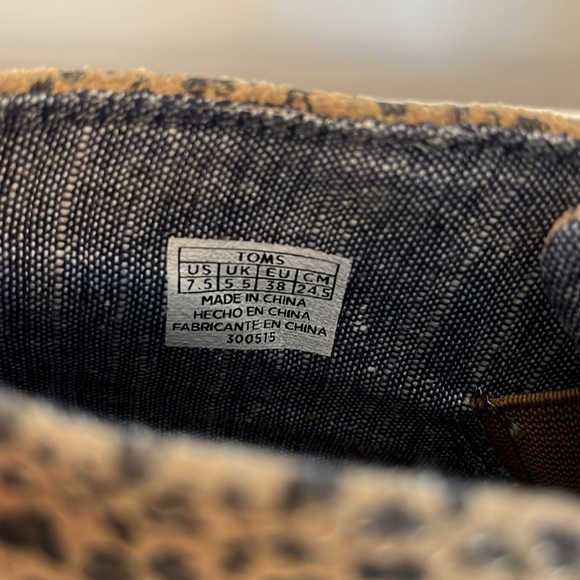 Tom’s Desert Wedge Cheetah Suede Printed New with box - Picture 6 of 7